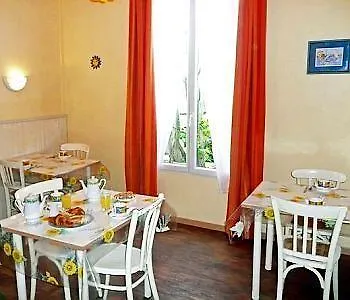 Trianon *