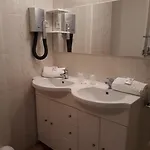 Trianon Hotel *
