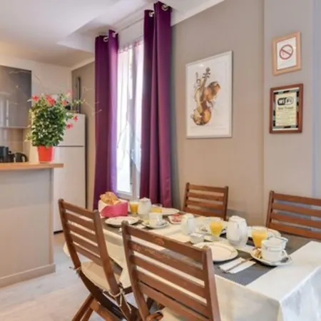 Отель Trianon *