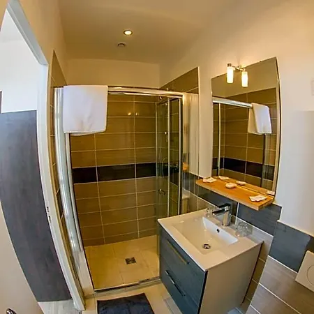 מלון Trianon