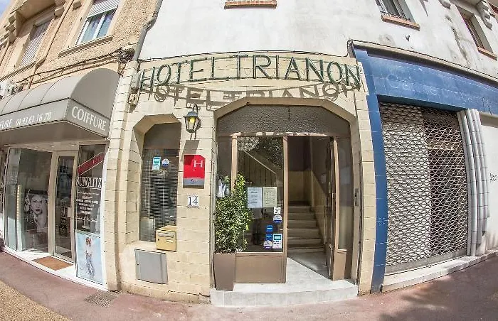 Trianon Hotel *